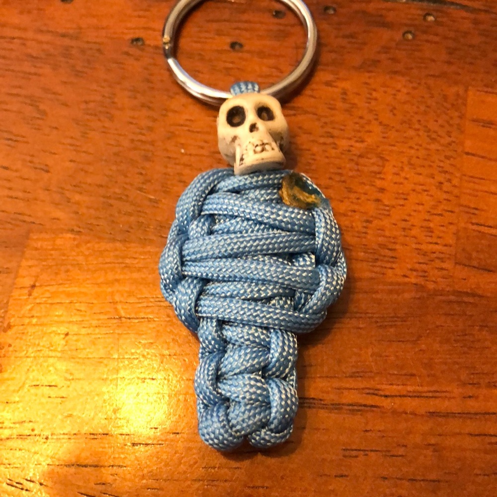 Paracord mummy keychain